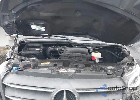 2020 Mercedes-Benz Sprinter 2500 Standard Roof V6 z USA, uszkodzony, nr VIN W1W4EBVY6LT024078